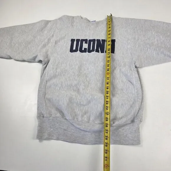 レア 80年代Champion Reverse Weave『UCONN』USA Vintage Champion Reverse Weave UCONN Sweatshirt Gray Distressed
